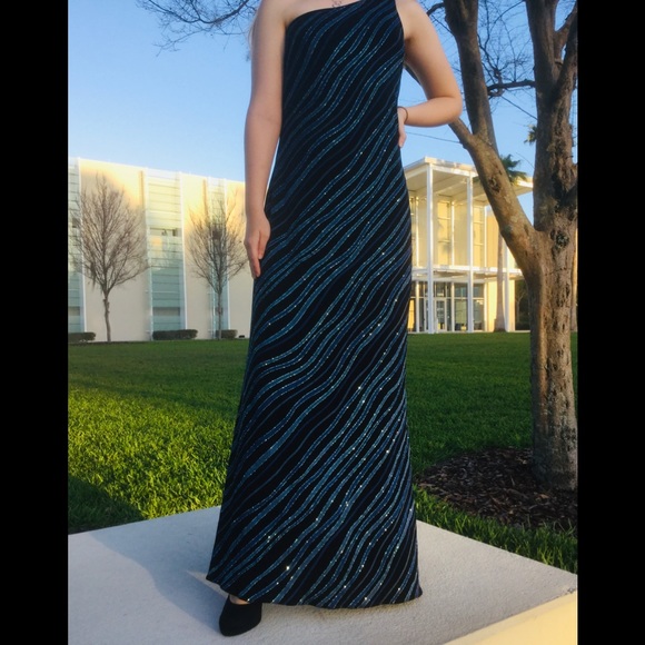 ⭐️ CLIQUE ⭐️ LADIES ELIGANT LONG DRESS - Picture 2 of 3